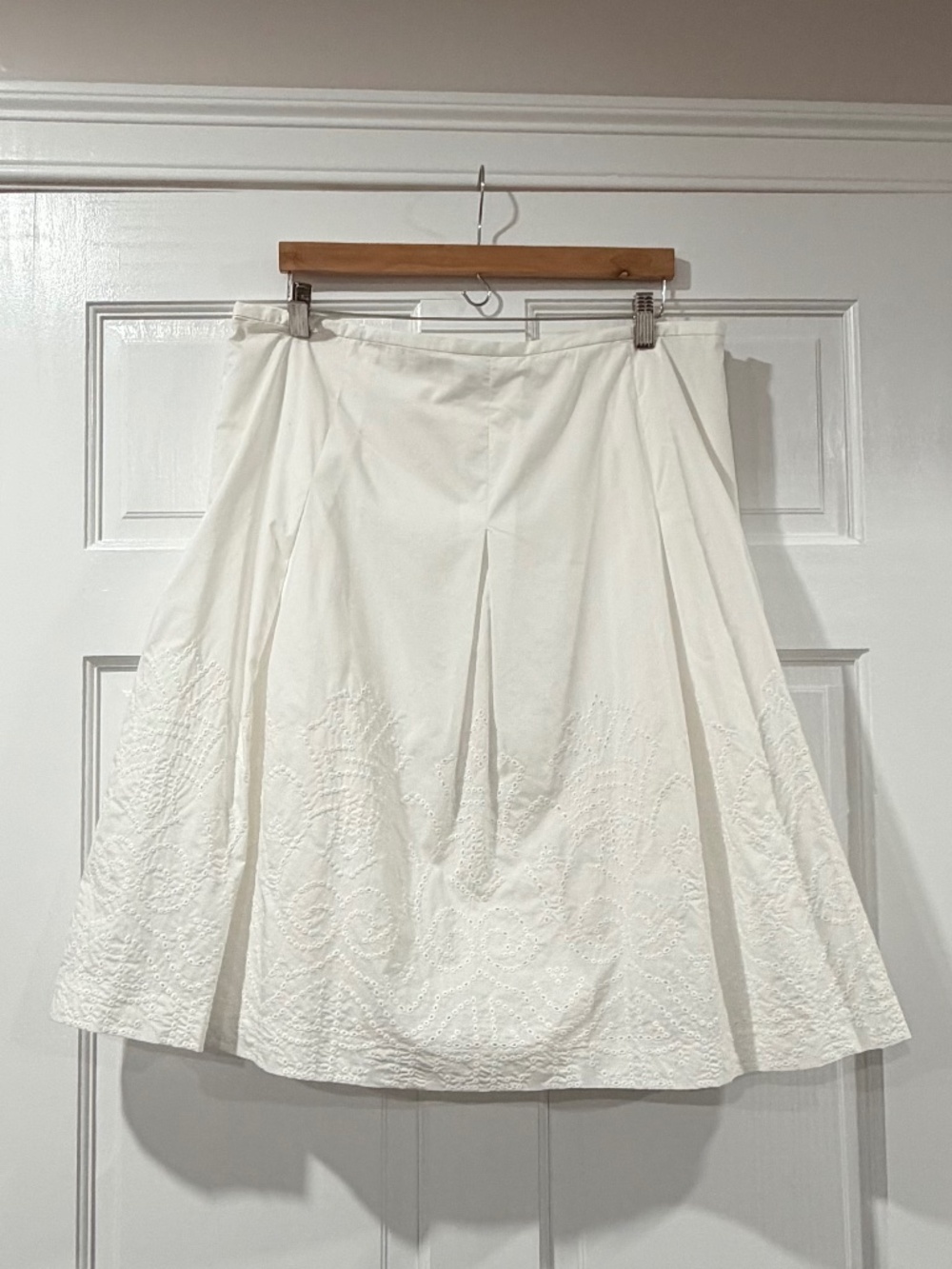 Talbots White Eyelet Cotton Skirt Size 16 Fully Lined A-Line Summer Classic